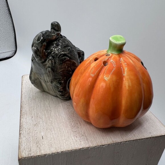 Fritz & Floyd Halloween Cat Pumpkin Salt And Pepper Shakers - Picture 4 of 10